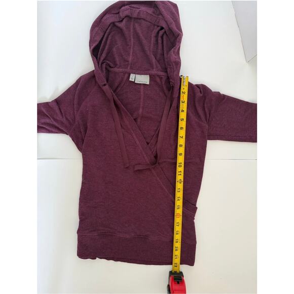 Athleta Inner Twist Hoodie Womens S Berry V Neck Pullover Sweater Finger Holes - Picture 4 of 7